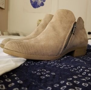 Universal Threads Womens 8 1/2 Tan Ankle Booties